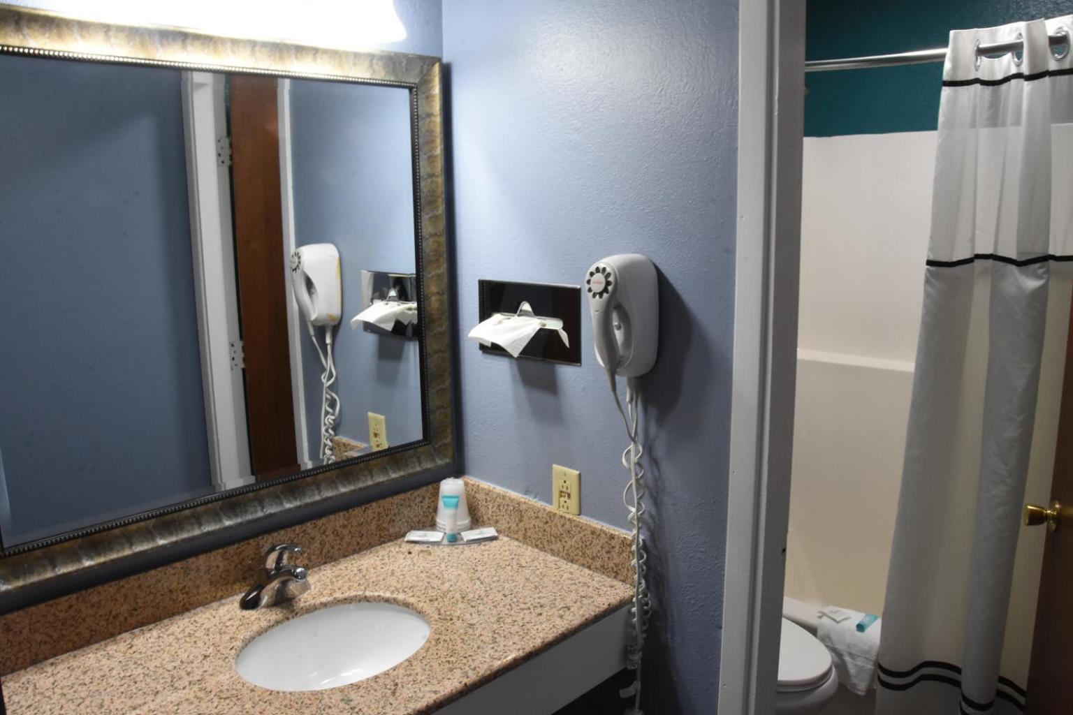 Clinton Timber Motel מראה חיצוני תמונה