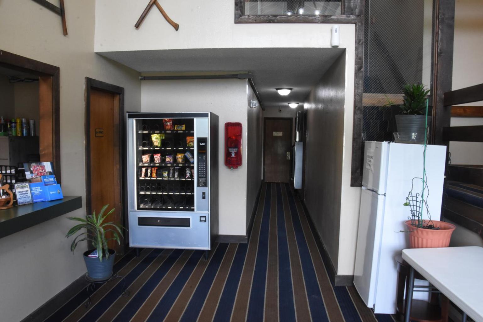 Clinton Timber Motel מראה חיצוני תמונה